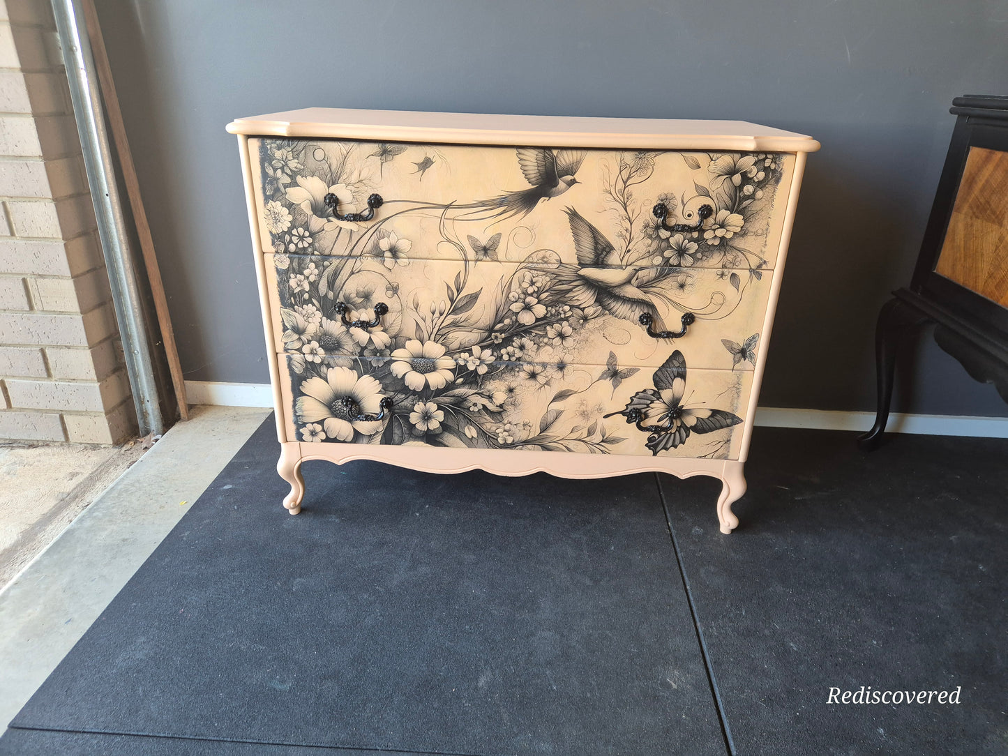 Dreamy Chest of Drawers