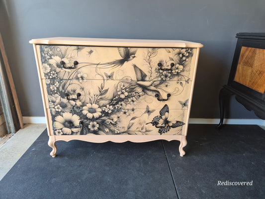 Dreamy Chest of Drawers